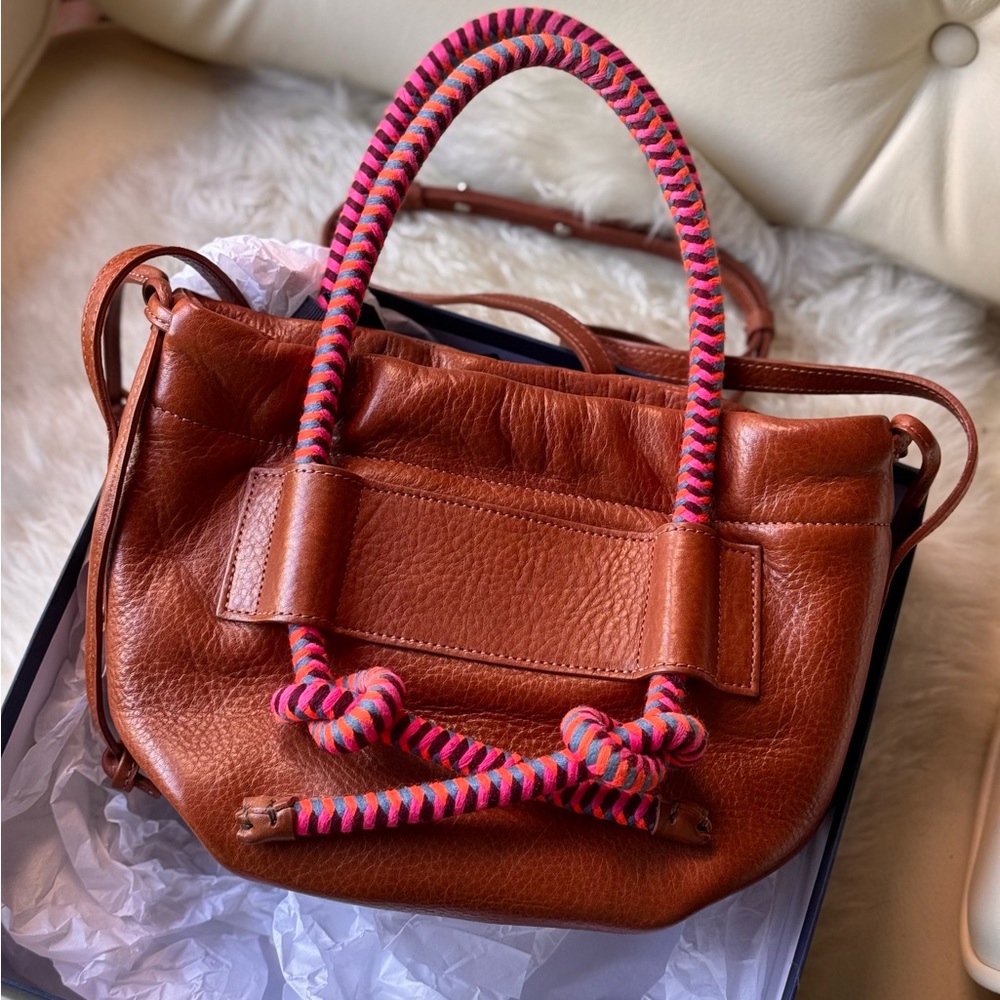Mecha Mendez IRUPE MEDIUM LEATHER BAG
